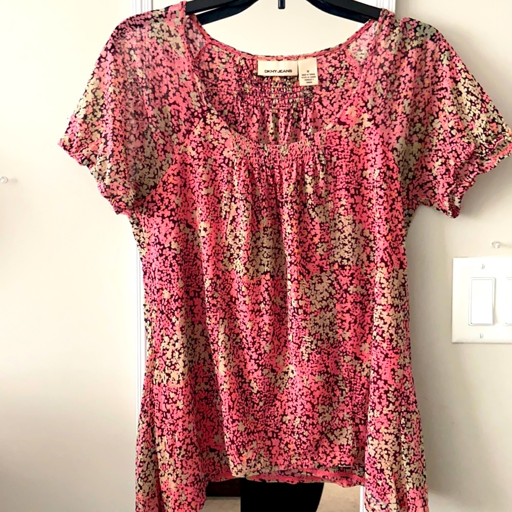 DKNY FLORAL BLOUSE SIZE MEDIUM